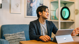 研究と教育から「クラゲ」を極める小玉悠然さんが描く未来